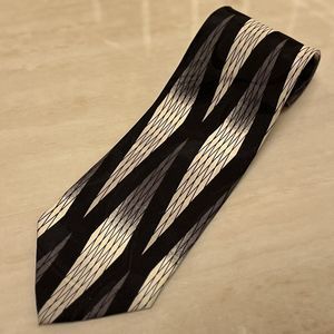 VTG Style Counsel New York Necktie Satin Diamond Grid Pattern Black 3.75”x 57.5”